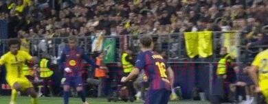 亚马尔险被废！遭双脚爆铲，维加染红离场，巴萨球员集体暴怒